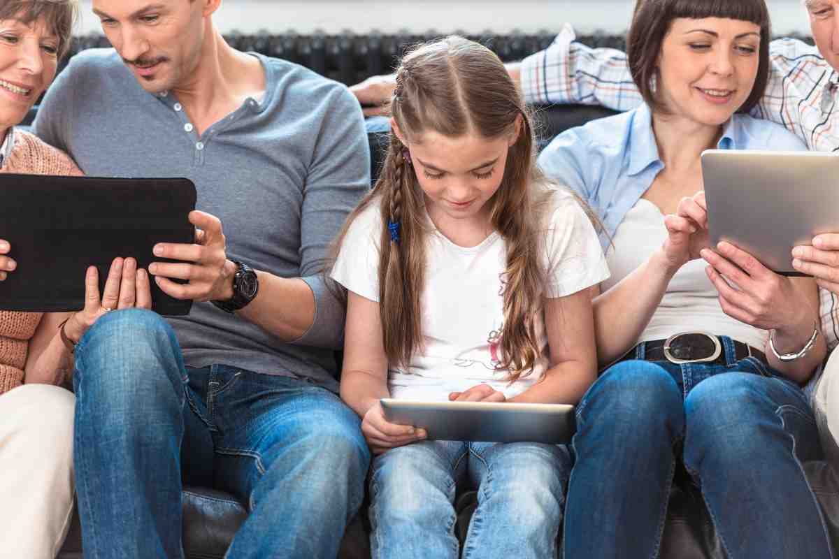 Dipendenza da social cosa succede alle famiglie