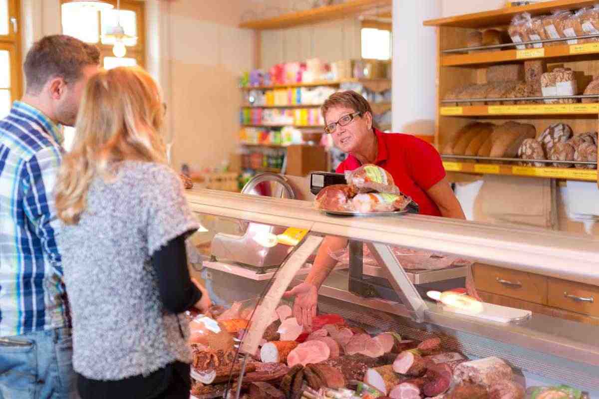 banco salumi al supermercato