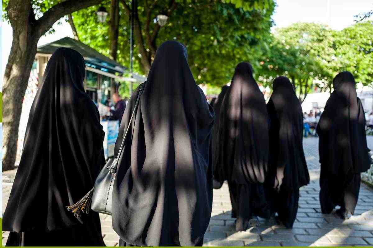 donne con il burka